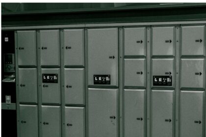 union station luggage storage